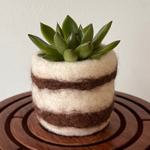 Load image into Gallery viewer, Felt Pods