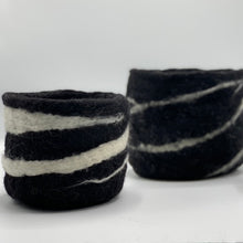 Load image into Gallery viewer, B&amp;W Stripe Felt Pot
