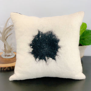 Lampi - Felt Pillow
